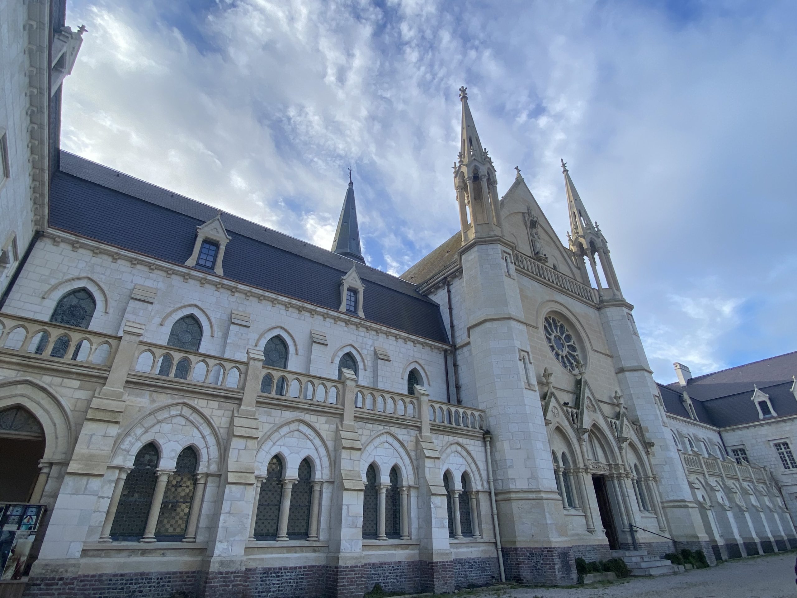 Protégé : Sortie pour les journées EUROPÉENNES du patrimoine à la Chartreuse de Neuville sous le soleil… le 9 septembre 2025